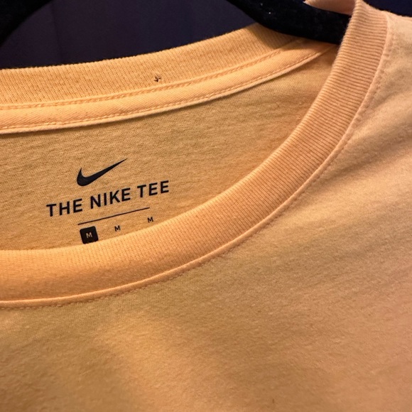 Men’s NIKE Tshirt - Picture 3 of 3